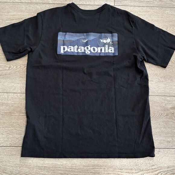 Patagonia Shirt Mens Medium Black Boardshort Logo Pocket NWT Outdoors Hiking - Picture 1 of 6